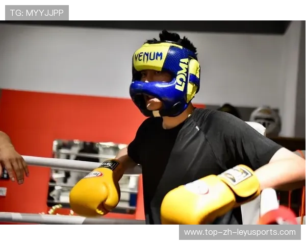 拳击沉重拳头让对手站不稳——突破自我，迎接巅峰的力量之旅